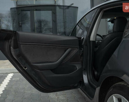 Сірий Тесла Модель 3, об'ємом двигуна 0 л та пробігом 150 тис. км за 19000 $, фото 16 на Automoto.ua