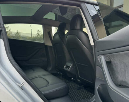 Серый Тесла Модель 3, объемом двигателя 0 л и пробегом 84 тыс. км за 17400 $, фото 35 на Automoto.ua