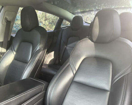 Серый Тесла Модель 3, объемом двигателя 0 л и пробегом 167 тыс. км за 28000 $, фото 6 на Automoto.ua