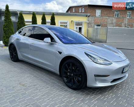 Тесла Модель 3 2018 в Каменце-Подольском на Automoto.ua Серый Тесла Модель 3, объемом двигателя 0 л и пробегом 180 тыс. км за 17300 $, фото 8 на Automoto.ua