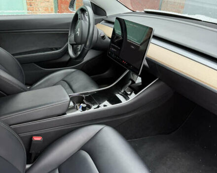 Серый Тесла Модель 3, объемом двигателя 0 л и пробегом 150 тыс. км за 16500 $, фото 12 на Automoto.ua