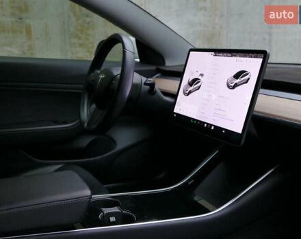 Серый Тесла Модель 3, объемом двигателя 0 л и пробегом 119 тыс. км за 18300 $, фото 23 на Automoto.ua