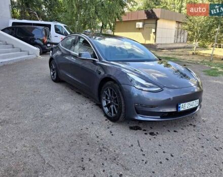 Серый Тесла Модель 3, объемом двигателя 0 л и пробегом 230 тыс. км за 14000 $, фото 1 на Automoto.ua