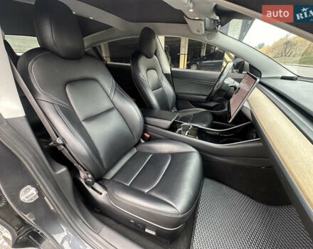 Сірий Тесла Модель 3, об'ємом двигуна 0 л та пробігом 150 тис. км за 13999 $, фото 32 на Automoto.ua