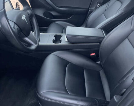 Серый Тесла Модель 3, объемом двигателя 0 л и пробегом 140 тыс. км за 16500 $, фото 5 на Automoto.ua