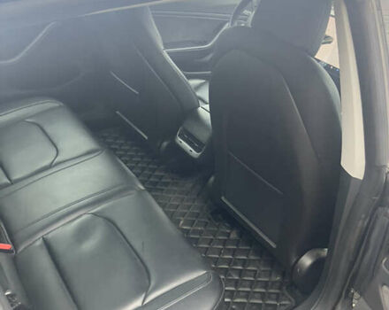 Серый Тесла Модель 3, объемом двигателя 0 л и пробегом 95 тыс. км за 13500 $, фото 7 на Automoto.ua
