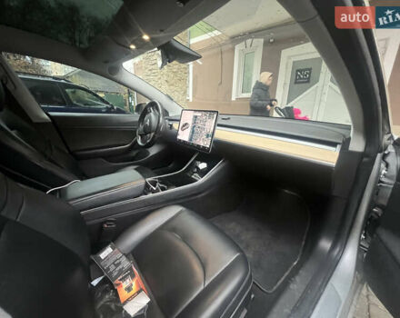 Серый Тесла Модель 3, объемом двигателя 0 л и пробегом 235 тыс. км за 14200 $, фото 1 на Automoto.ua