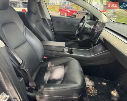 Тесла Модель 3 2018 в Киеве на Automoto.ua Серый Тесла Модель 3, объемом двигателя 0 л и пробегом 82 тыс. км за 18499 $, фото 34 на Automoto.ua