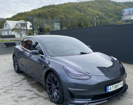 Тесла Модель 3 2018 в Надворной на Automoto.ua Серый Тесла Модель 3, объемом двигателя 0 л и пробегом 120 тыс. км за 19200 $, фото 2 на Automoto.ua