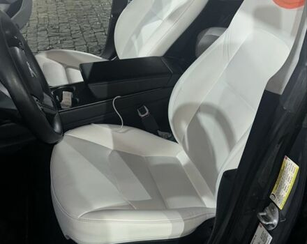 Сірий Тесла Модель 3, об'ємом двигуна 0 л та пробігом 127 тис. км за 18000 $, фото 5 на Automoto.ua