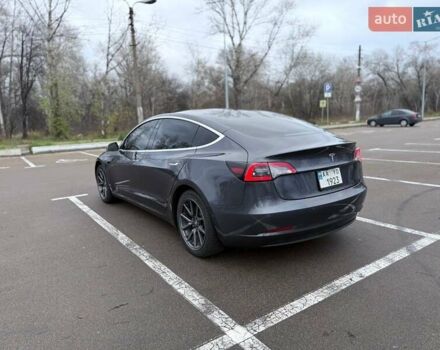 Серый Тесла Модель 3, объемом двигателя 0 л и пробегом 124 тыс. км за 14990 $, фото 6 на Automoto.ua