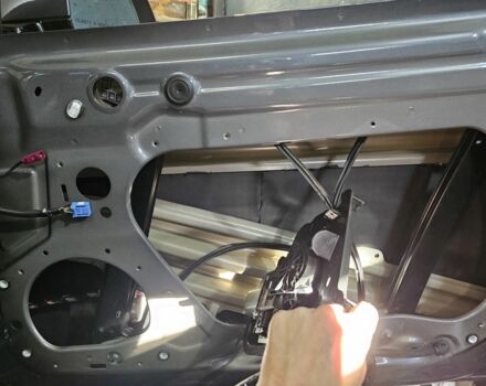 Серый Тесла Модель 3, объемом двигателя 0 л и пробегом 95 тыс. км за 22000 $, фото 15 на Automoto.ua