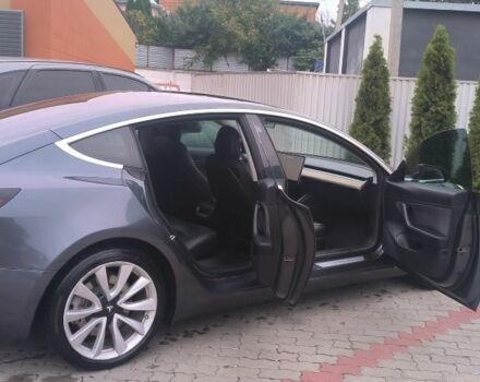 Серый Тесла Модель 3, объемом двигателя 0 л и пробегом 182 тыс. км за 15000 $, фото 5 на Automoto.ua