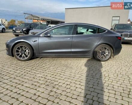 Серый Тесла Модель 3, объемом двигателя 0 л и пробегом 82 тыс. км за 18600 $, фото 3 на Automoto.ua