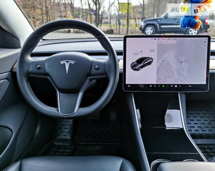 Серый Тесла Модель 3, объемом двигателя 0 л и пробегом 75 тыс. км за 22500 $, фото 35 на Automoto.ua