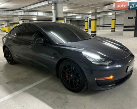 Серый Тесла Модель 3, объемом двигателя 0 л и пробегом 135 тыс. км за 19000 $, фото 3 на Automoto.ua