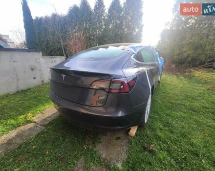 Серый Тесла Модель 3, объемом двигателя 0 л и пробегом 105 тыс. км за 7950 $, фото 4 на Automoto.ua