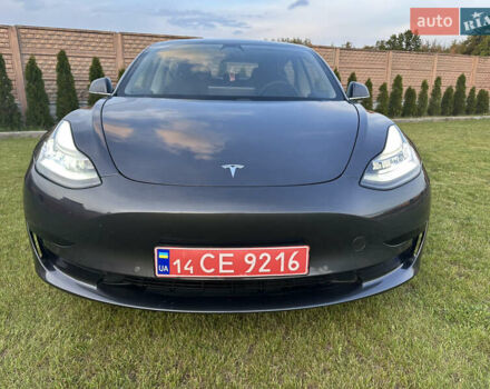 Серый Тесла Модель 3, объемом двигателя 0 л и пробегом 69 тыс. км за 17400 $, фото 1 на Automoto.ua