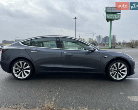 Серый Тесла Модель 3, объемом двигателя 0 л и пробегом 98 тыс. км за 15800 $, фото 1 на Automoto.ua