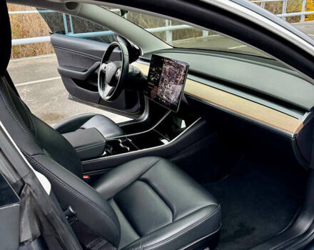 Серый Тесла Модель 3, объемом двигателя 0 л и пробегом 63 тыс. км за 20500 $, фото 19 на Automoto.ua