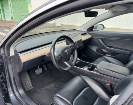 Серый Тесла Модель 3, объемом двигателя 0 л и пробегом 98 тыс. км за 15800 $, фото 5 на Automoto.ua