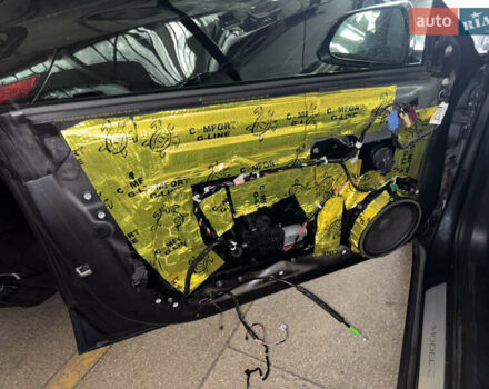 Серый Тесла Модель 3, объемом двигателя 0 л и пробегом 135 тыс. км за 19000 $, фото 8 на Automoto.ua