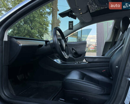 Серый Тесла Модель 3, объемом двигателя 0 л и пробегом 156 тыс. км за 17000 $, фото 8 на Automoto.ua