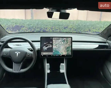 Серый Тесла Модель 3, объемом двигателя 0 л и пробегом 90 тыс. км за 27800 $, фото 2 на Automoto.ua