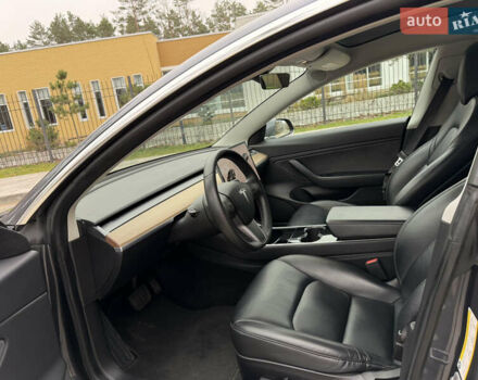 Серый Тесла Модель 3, объемом двигателя 0 л и пробегом 135 тыс. км за 16999 $, фото 52 на Automoto.ua