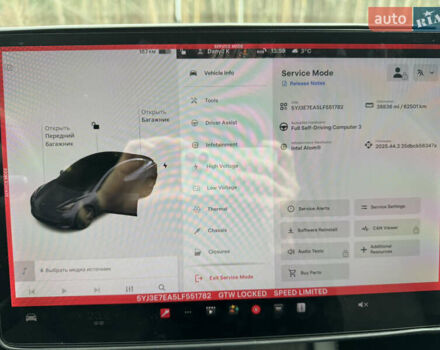 Серый Тесла Модель 3, объемом двигателя 0 л и пробегом 62 тыс. км за 17500 $, фото 36 на Automoto.ua