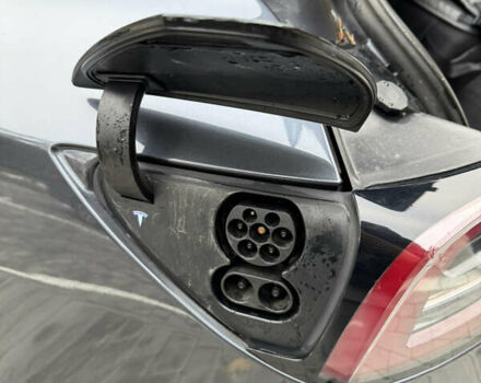 Серый Тесла Модель 3, объемом двигателя 0 л и пробегом 62 тыс. км за 17500 $, фото 32 на Automoto.ua