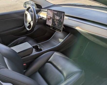 Серый Тесла Модель 3, объемом двигателя 0 л и пробегом 145 тыс. км за 17000 $, фото 2 на Automoto.ua