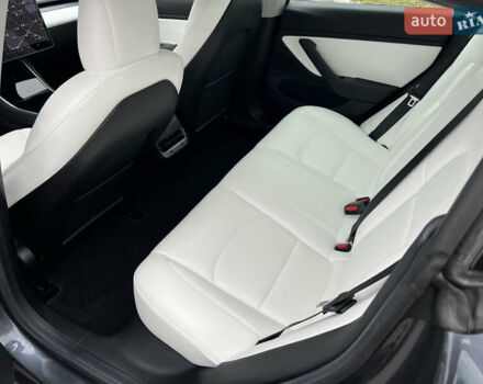 Сірий Тесла Модель 3, об'ємом двигуна 0 л та пробігом 110 тис. км за 20000 $, фото 11 на Automoto.ua