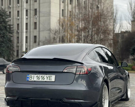 Серый Тесла Модель 3, объемом двигателя 0 л и пробегом 117 тыс. км за 18700 $, фото 4 на Automoto.ua