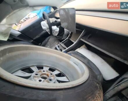 Серый Тесла Модель 3, объемом двигателя 0 л и пробегом 105 тыс. км за 8750 $, фото 11 на Automoto.ua