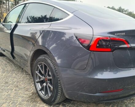 Серый Тесла Модель 3, объемом двигателя 0 л и пробегом 85 тыс. км за 18000 $, фото 3 на Automoto.ua