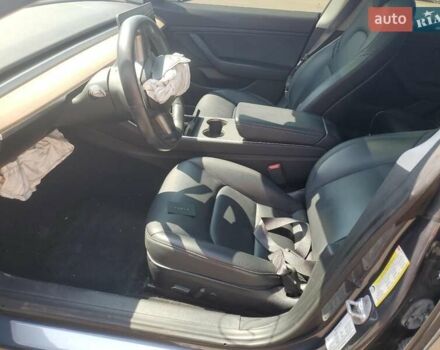 Сірий Тесла Модель 3, об'ємом двигуна 0 л та пробігом 67 тис. км за 3000 $, фото 2 на Automoto.ua