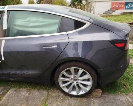 Серый Тесла Модель 3, объемом двигателя 0 л и пробегом 105 тыс. км за 8750 $, фото 6 на Automoto.ua