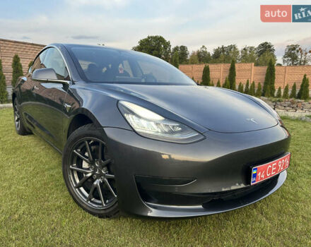 Серый Тесла Модель 3, объемом двигателя 0 л и пробегом 69 тыс. км за 17400 $, фото 17 на Automoto.ua