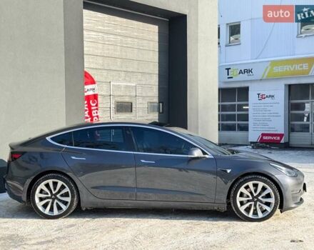 Сірий Тесла Модель 3, об'ємом двигуна 0 л та пробігом 65 тис. км за 20000 $, фото 10 на Automoto.ua