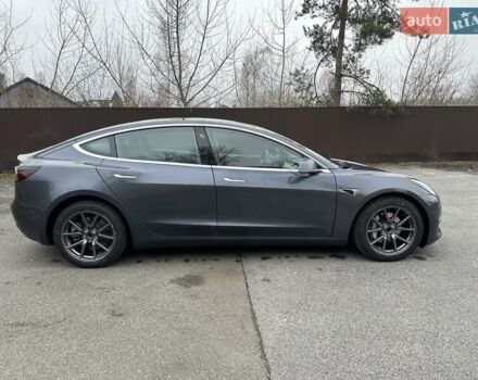 Серый Тесла Модель 3, объемом двигателя 0 л и пробегом 89 тыс. км за 18500 $, фото 5 на Automoto.ua