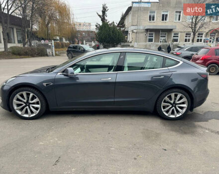 Серый Тесла Модель 3, объемом двигателя 0 л и пробегом 137 тыс. км за 18000 $, фото 2 на Automoto.ua