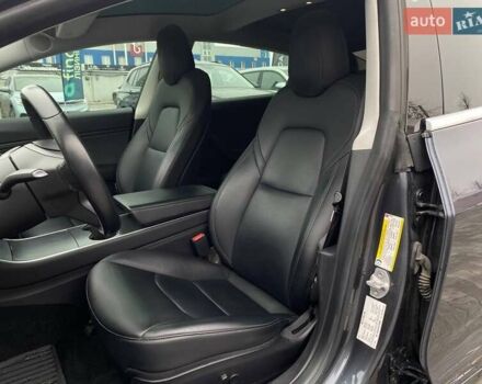 Серый Тесла Модель 3, объемом двигателя 0 л и пробегом 158 тыс. км за 20490 $, фото 19 на Automoto.ua