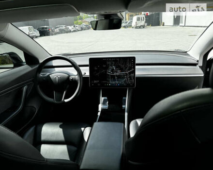Серый Тесла Модель 3, объемом двигателя 0 л и пробегом 113 тыс. км за 24700 $, фото 18 на Automoto.ua