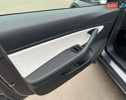 Сірий Тесла Модель 3, об'ємом двигуна 0 л та пробігом 110 тис. км за 20000 $, фото 9 на Automoto.ua