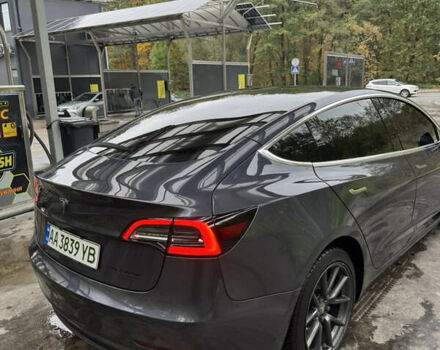 Тесла Модель 3 2019 в Киеве на Automoto.ua Серый Тесла Модель 3, объемом двигателя 0 л и пробегом 98 тыс. км за 22000 $, фото 5 на Automoto.ua