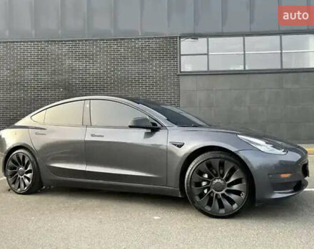 Серый Тесла Модель 3, объемом двигателя 0 л и пробегом 90 тыс. км за 27800 $, фото 6 на Automoto.ua