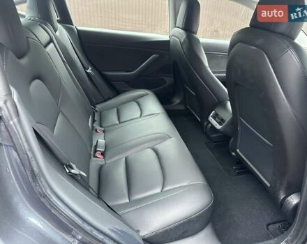 Серый Тесла Модель 3, объемом двигателя 0 л и пробегом 89 тыс. км за 18500 $, фото 8 на Automoto.ua