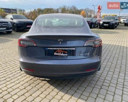 Серый Тесла Модель 3, объемом двигателя 0 л и пробегом 82 тыс. км за 18600 $, фото 5 на Automoto.ua