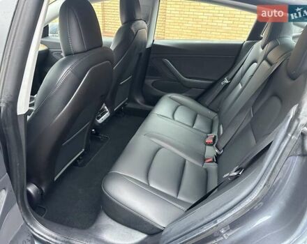 Серый Тесла Модель 3, объемом двигателя 0 л и пробегом 89 тыс. км за 18500 $, фото 7 на Automoto.ua